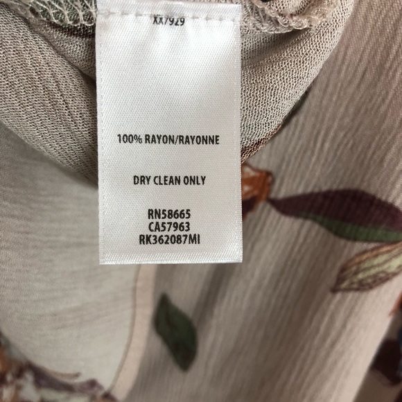 NWT 14th & Union flutter sleeve cold shoulder cami - Picture 7 of 8